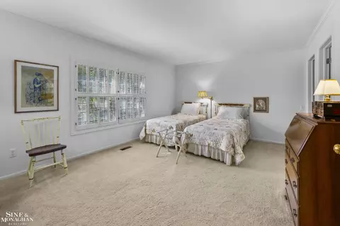 Bedroom - 59 Fordcroft, Grosse Pointe Shores, MI 48236 photo 5 of 6