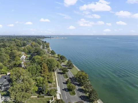 View/Area - 59 Fordcroft, Grosse Pointe Shores, MI 48236 photo 3 of 5