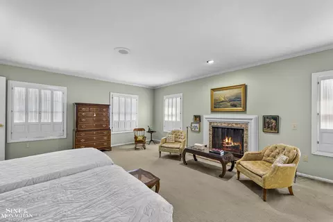 Bedroom - 59 Fordcroft, Grosse Pointe Shores, MI 48236 photo 2 of 6