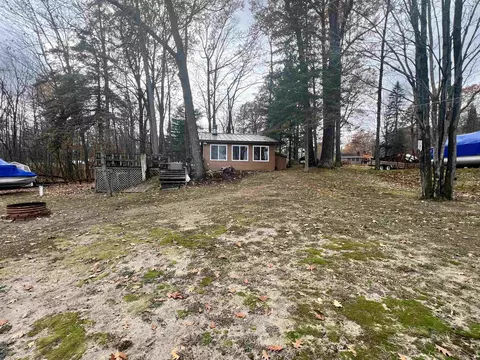 5006 Lake Pt, Harrison, MI 48625