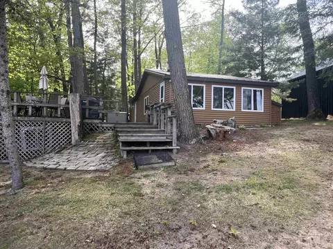 5006 Lake Pt, Harrison, MI 48625