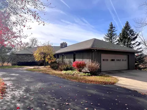 10008 M-52, Perry, MI 48872 photo 3