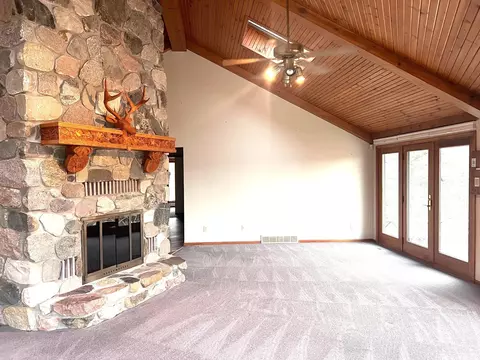 10008 M-52, Perry, MI 48872 photo 7