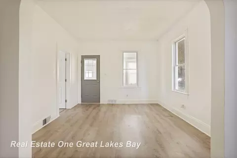 Living - 334 Main, Sterling, MI 48659 photo 1 of 7