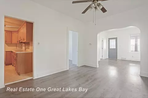 Living - 334 Main, Sterling, MI 48659 photo 6 of 7