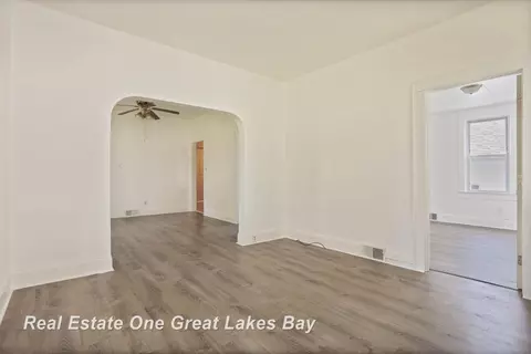 Living - 334 Main, Sterling, MI 48659 photo 3 of 7