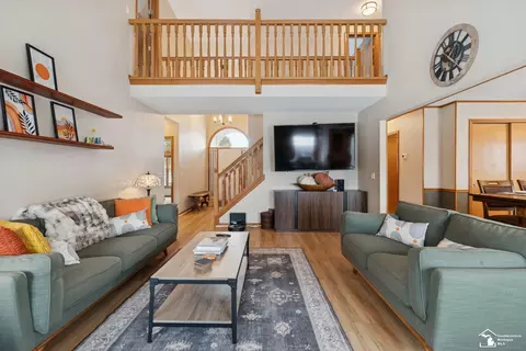 Living - 8415 Wolverine, Temperance, MI 48182 photo 4 of 5
