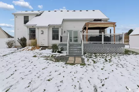Exterior - 8415 Wolverine, Temperance, MI 48182 photo 6 of 7