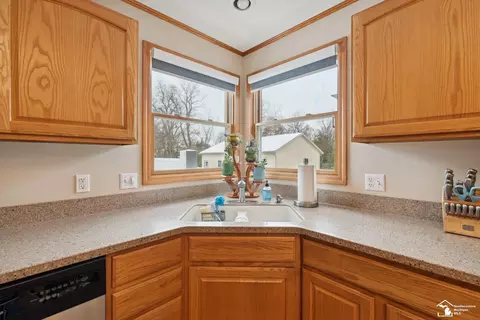 Kitchen - 8415 Wolverine, Temperance, MI 48182 photo 4 of 4