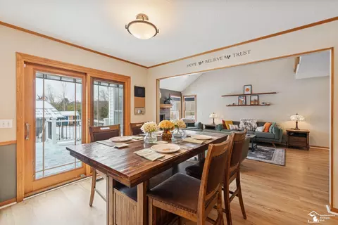 Dining - 8415 Wolverine, Temperance, MI 48182 photo 2 of 3