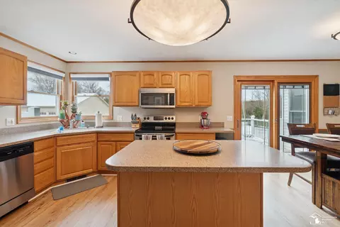 Kitchen - 8415 Wolverine, Temperance, MI 48182 photo 3 of 4