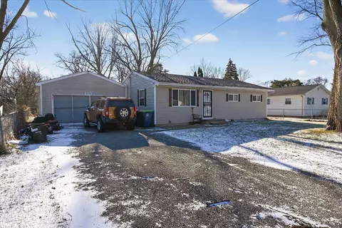 5032 Akron, Saginaw, MI 48601