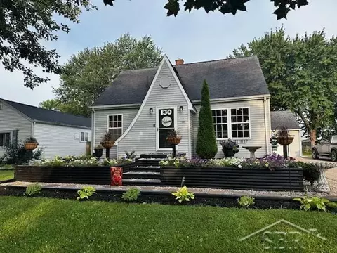 130 Bacon, Saginaw, MI 48609
