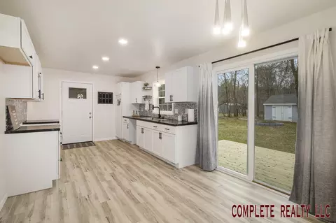 Entry Way - 6096 N Gale, Davison, MI 48423 photo 1 of 3