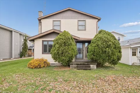 3028 Morin Pt, Erie, MI 48133