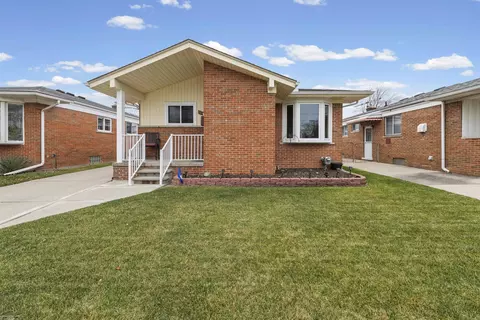 27605 Princeton, Saint Clair Shores, MI 48081
