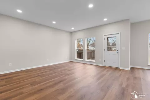 Living - 146 Budlong, Adrian, MI 49221 photo 4 of 10
