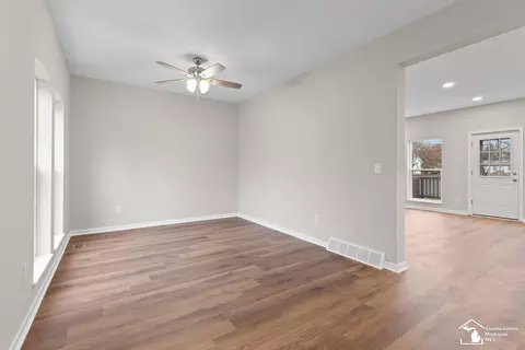 Living - 146 Budlong, Adrian, MI 49221 photo 7 of 10
