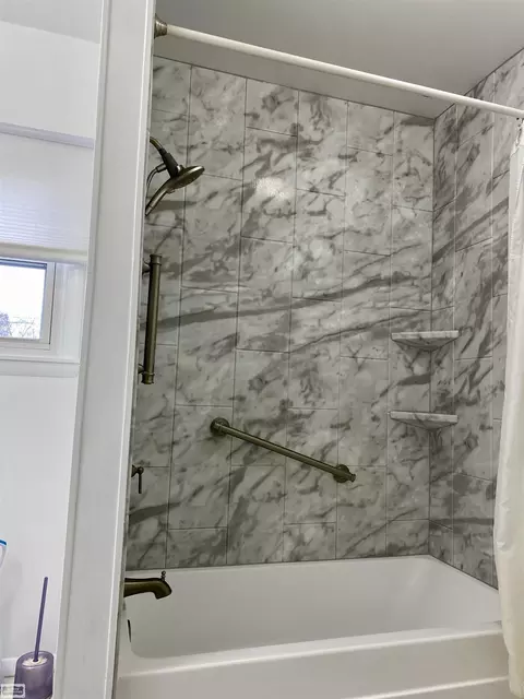 Bath - 203 E Kempf, Capac, MI 48014 photo 2 of 2