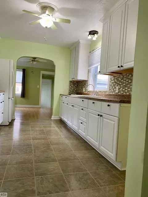 Kitchen - 203 E Kempf, Capac, MI 48014 photo 2 of 2