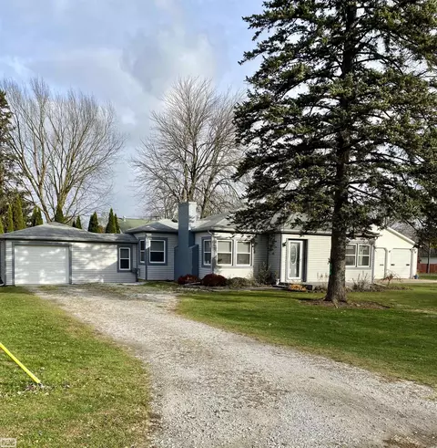 203 E Kempf, Capac, MI 48014