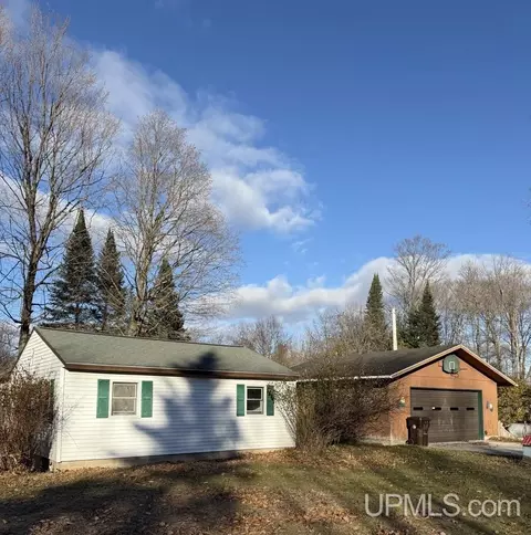 9640 W Dusty, Manistique, MI 49854
