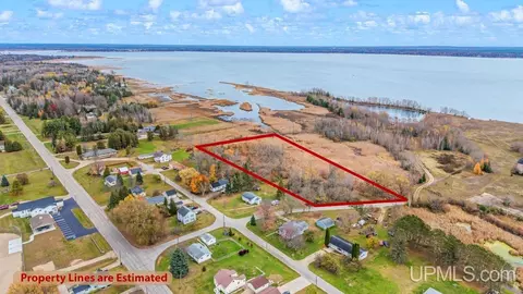 tbd 235, Gladstone, MI 49837