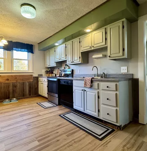 7684 W Beard, Perry, MI 48872 photo 6