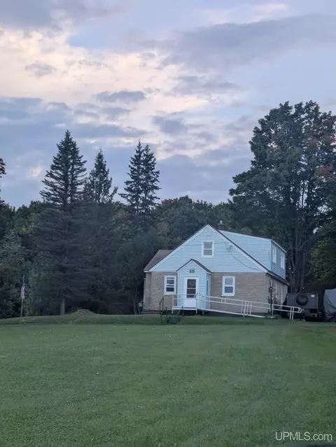 111 E Hunter, Iron River, MI 49935