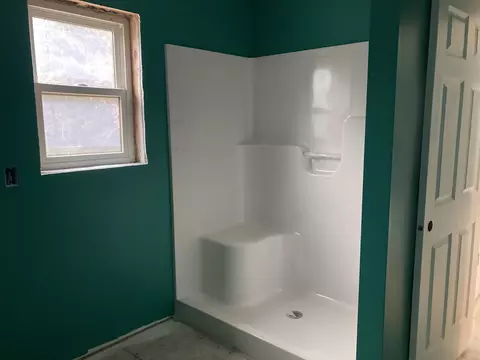 Bath - 841 Grass Lk, Gladwin, MI 48624 photo 2 of 2
