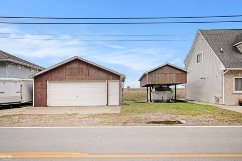 Exterior - 8014 Anchor Bay Dr, Clay, MI 48001 photo 4 of 12