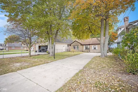 Exterior - 8014 Anchor Bay Dr, Clay, MI 48001 photo 6 of 12