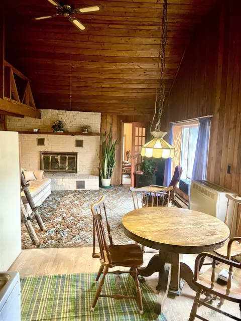 Dining - 9657 N 5, Gladstone, MI 49837 photo 1 of 1
