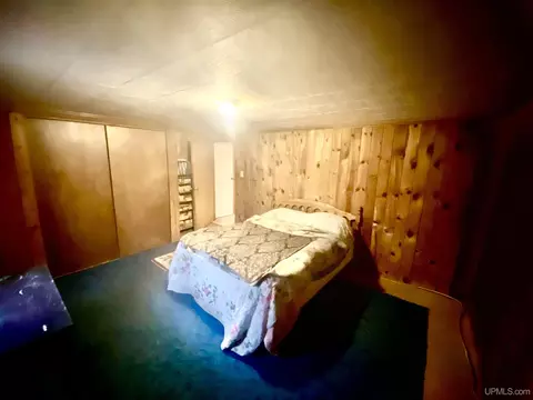 Bedroom - 9657 N 5, Gladstone, MI 49837 photo 1 of 3