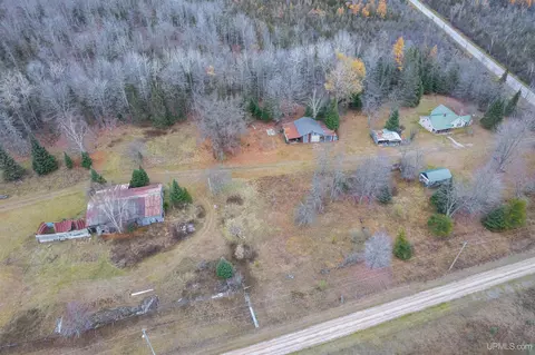 View/Area - 9657 N 5, Gladstone, MI 49837 photo 7 of 8