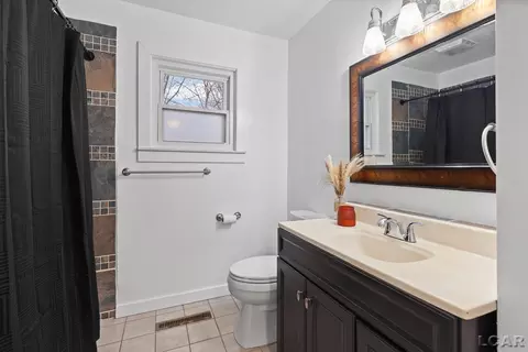 Bath - 408 E Logan, Tecumseh, MI 49286 photo 1 of 1