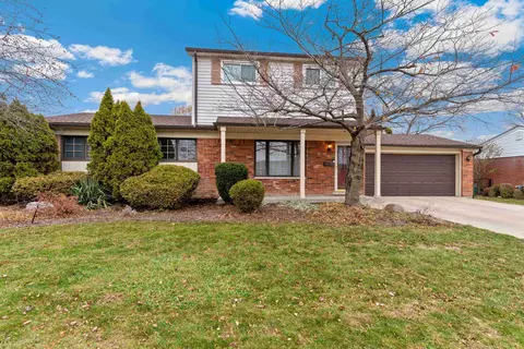 609 Manchester, Madison Heights, MI 48071
