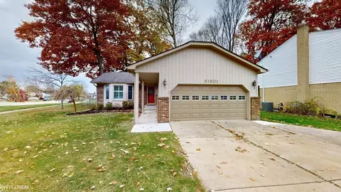 51901 D W Seaton, New Baltimore, MI 48047