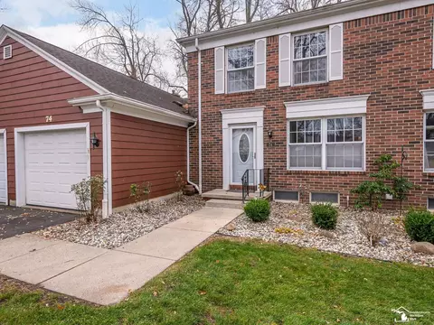 74 Linswood, Monroe, MI 48162