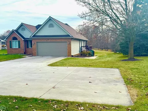 23720 Dayton, Armada, MI 48005 photo 2