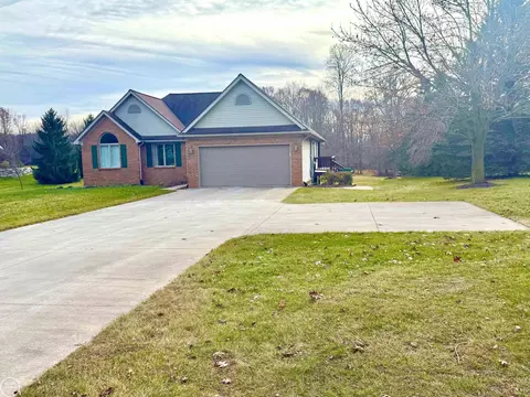 23720 Dayton, Armada, MI 48005