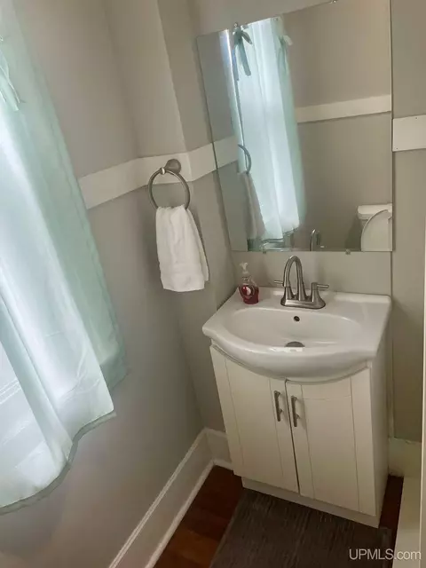 1122 S 10th, Escanaba, MI 49829 photo 7