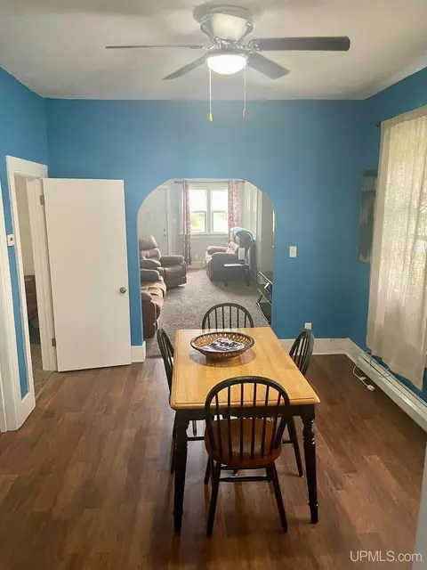 1122 S 10th, Escanaba, MI 49829 photo 2