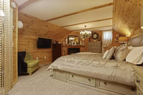 Bedroom - 2122 Heather, Gladwin, MI 48624 photo 5 of 5