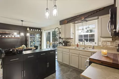 Kitchen - 2122 Heather, Gladwin, MI 48624 photo 3 of 4