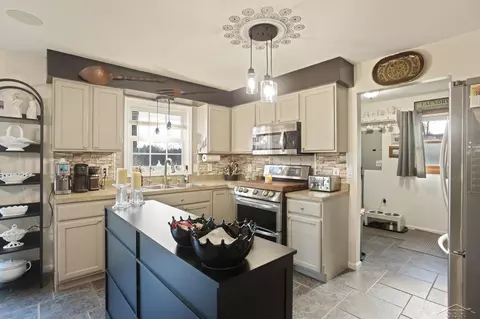 Kitchen - 2122 Heather, Gladwin, MI 48624 photo 1 of 4