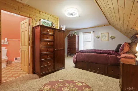 Bedroom - 2122 Heather, Gladwin, MI 48624 photo 4 of 5