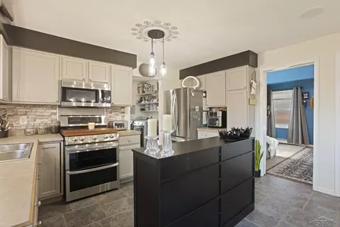 Kitchen - 2122 Heather, Gladwin, MI 48624 photo 4 of 4