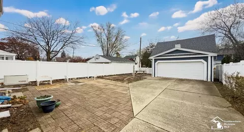 Exterior - 546 Godfroy, Monroe, MI 48161 photo 2 of 5