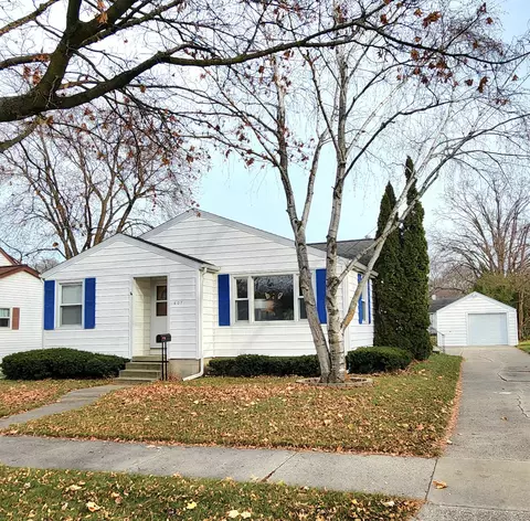 607 Burns, Essexville, MI 48732